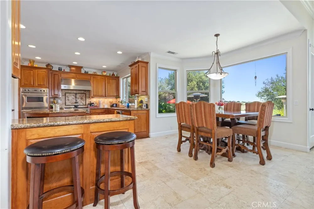 2045 Vista De La Vina Templeton, CA 93465