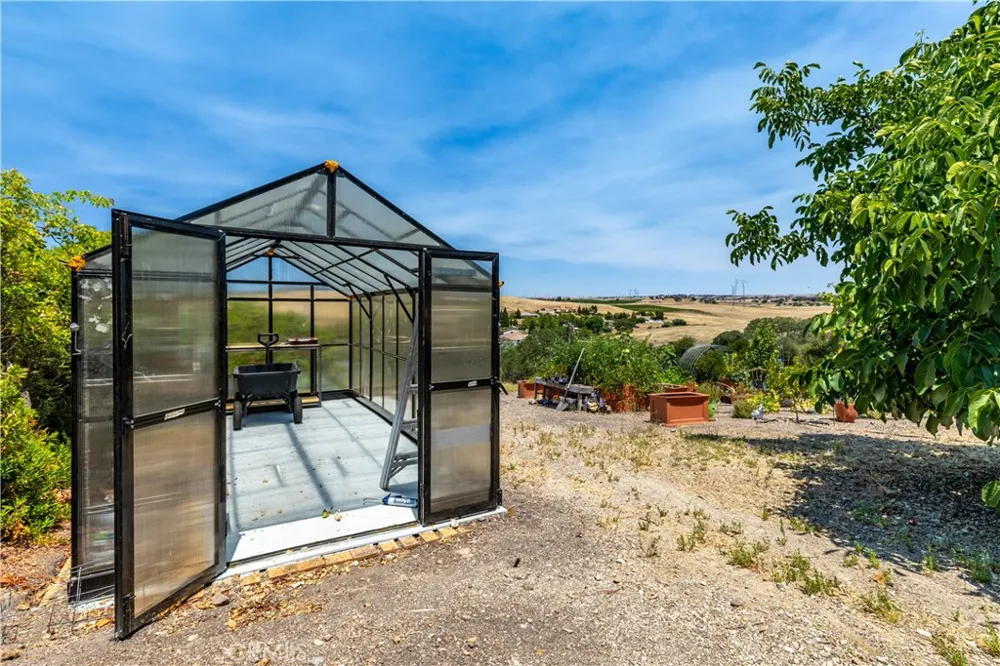2045 Vista De La Vina Templeton, CA 93465