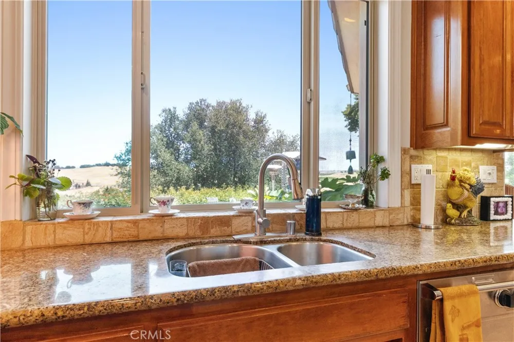 2045 Vista De La Vina Templeton, CA 93465