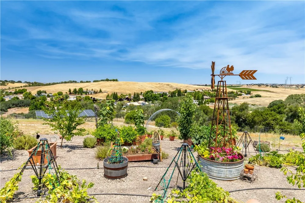 2045 Vista De La Vina Templeton, CA 93465