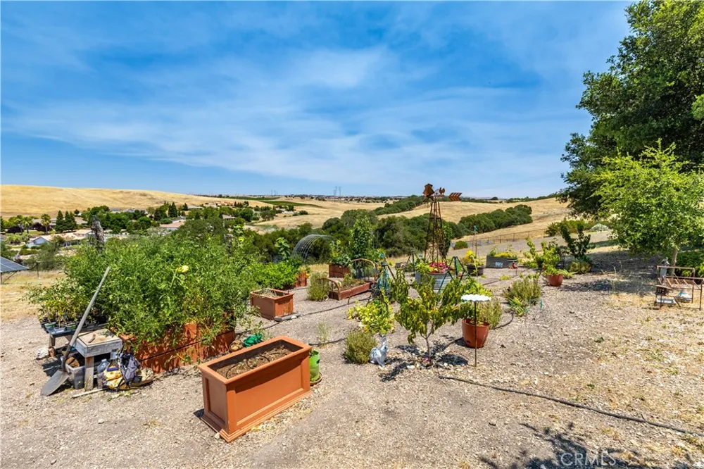 2045 Vista De La Vina Templeton, CA 93465
