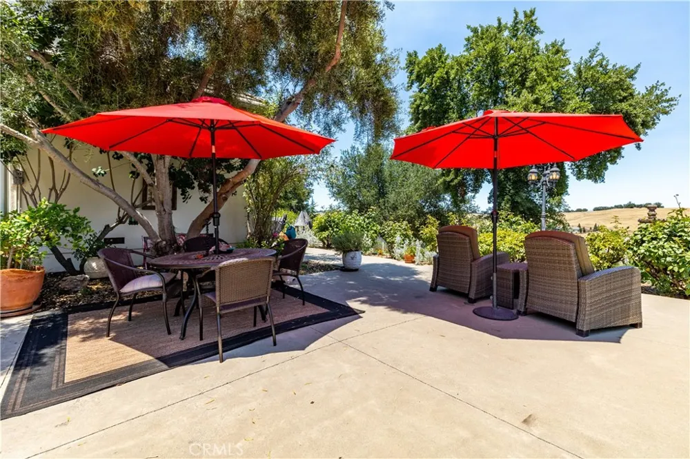 2045 Vista De La Vina Templeton, CA 93465