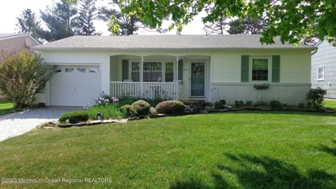 7 Basset Drive