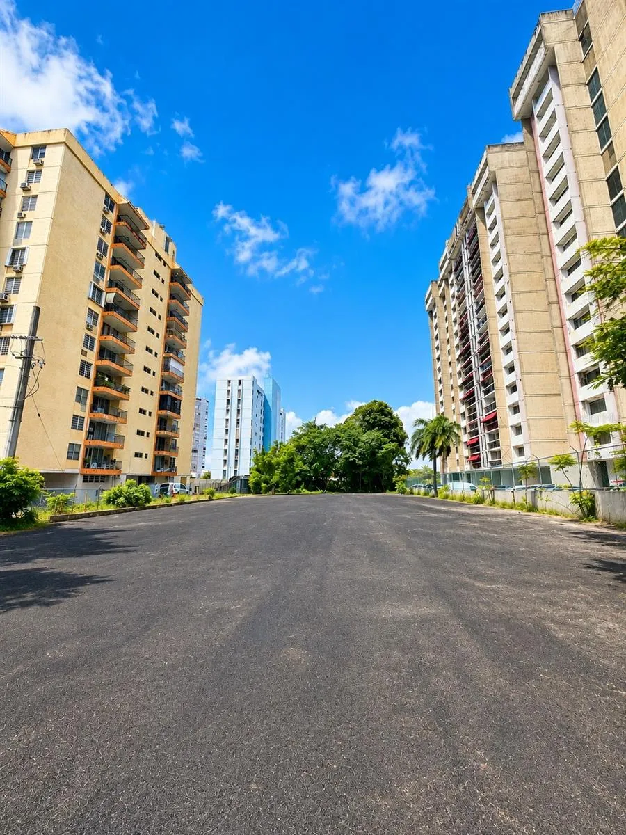 carr. 2 KM 6.4 VILLA CAPARRA Guaynabo, PR 00966