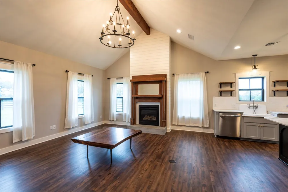 1252 County Road 388 Hallettsville, TX 77964