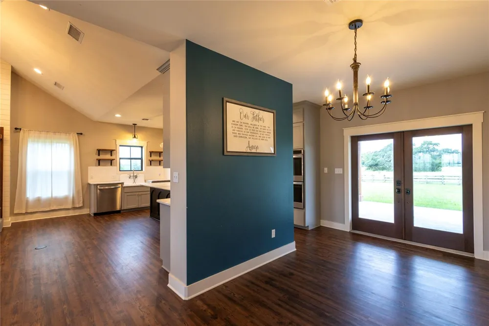 1252 County Road 388 Hallettsville, TX 77964