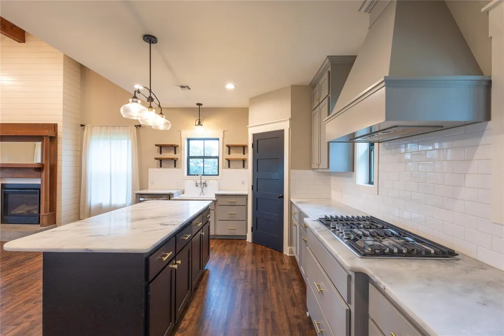 1252 County Road 388 Hallettsville, TX 77964