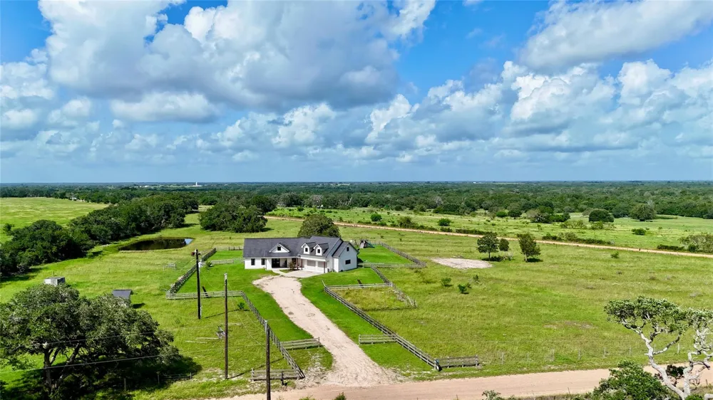 1252 County Road 388 Hallettsville, TX 77964