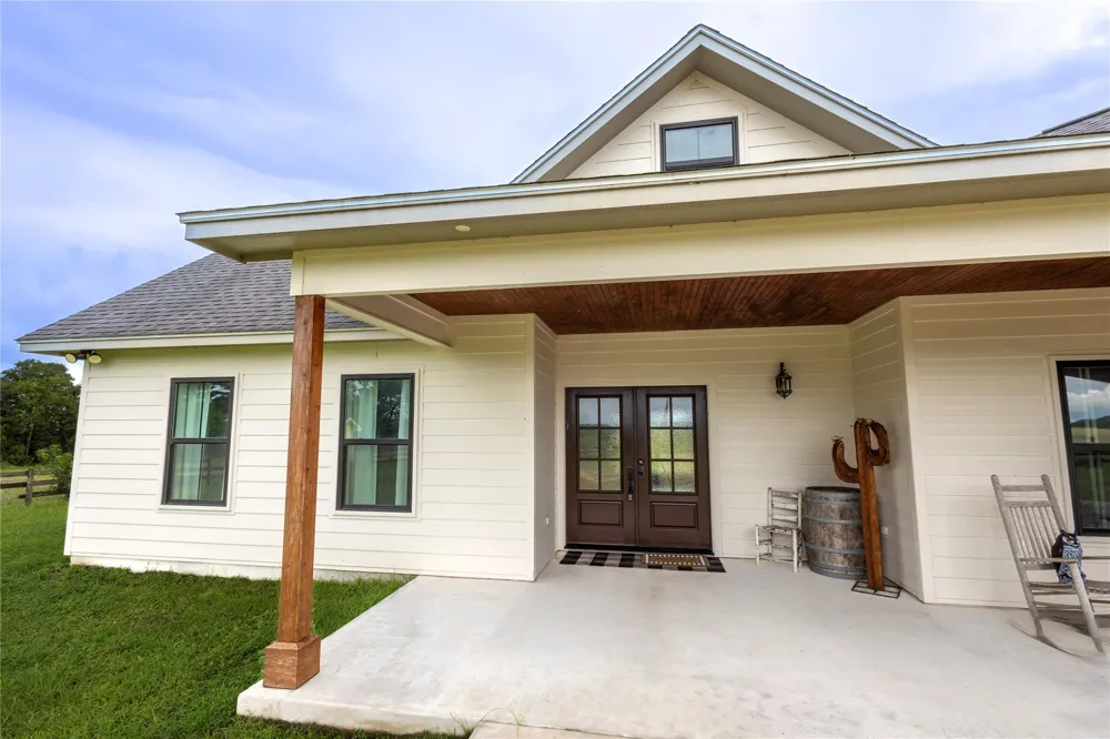 1252 County Road 388 Hallettsville, TX 77964