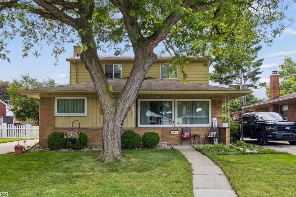 24705 Culver Street St Clair Shores City, MI 48080