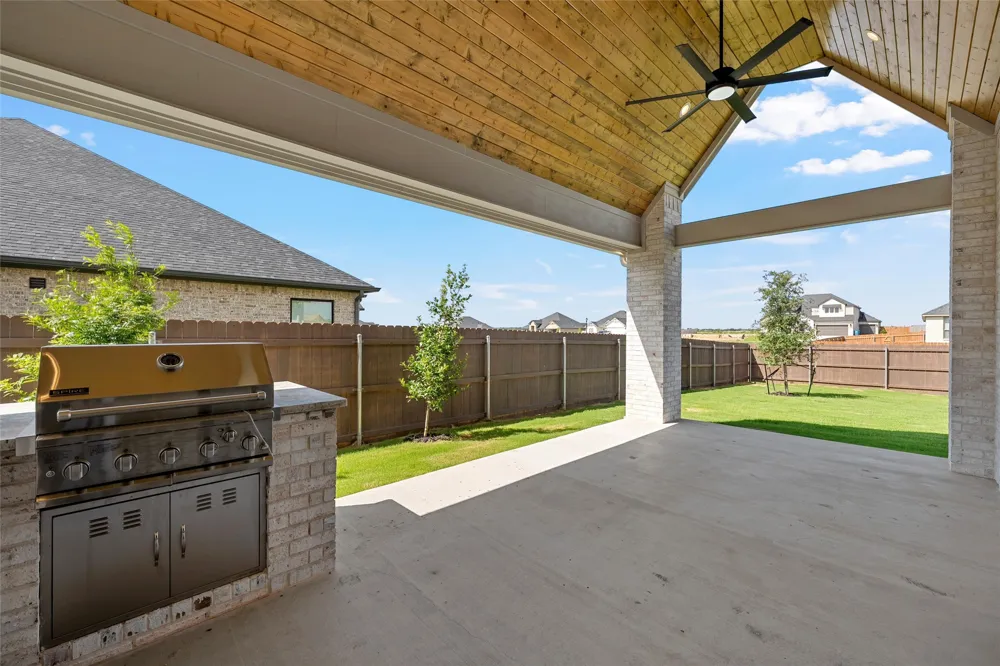 1317 Tahonta Drive Hewitt, TX 76643