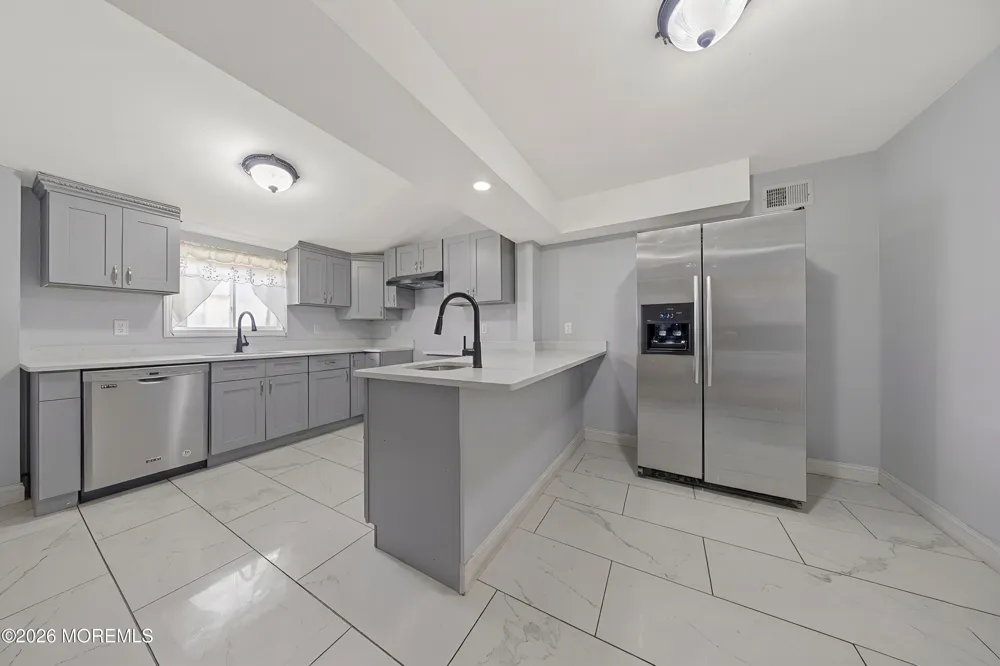 11141118 Magie Avenue Elizabeth, NJ 07208