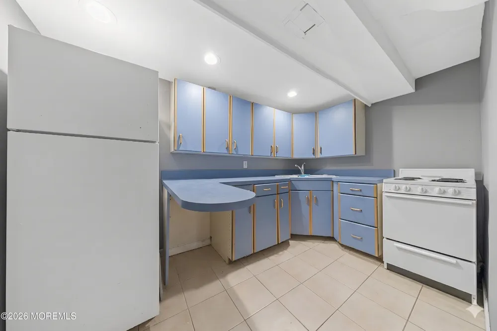 11141118 Magie Avenue Elizabeth, NJ 07208