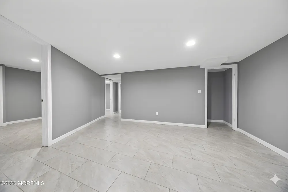 11141118 Magie Avenue Elizabeth, NJ 07208