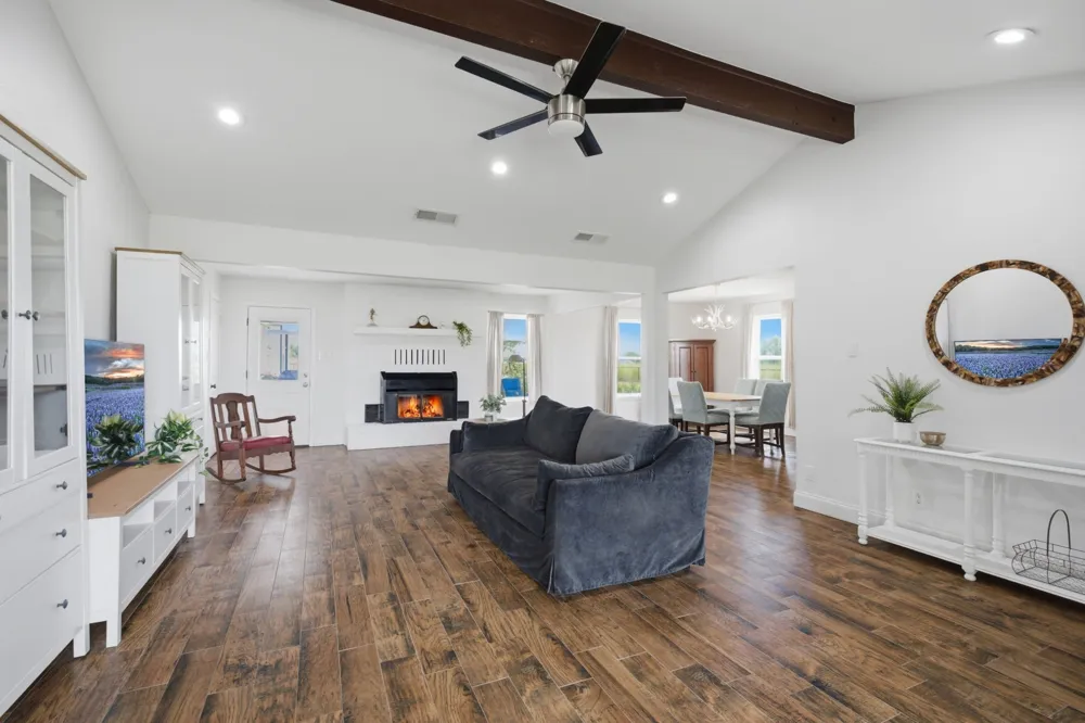 698 Hackberry Road Van Alstyne, TX 75495