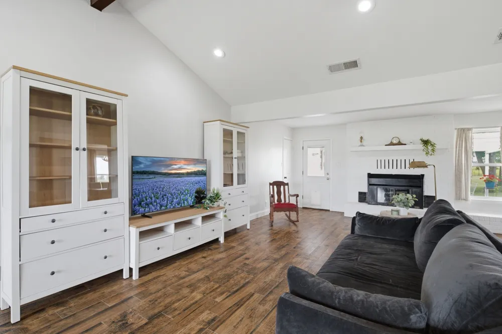 698 Hackberry Road Van Alstyne, TX 75495