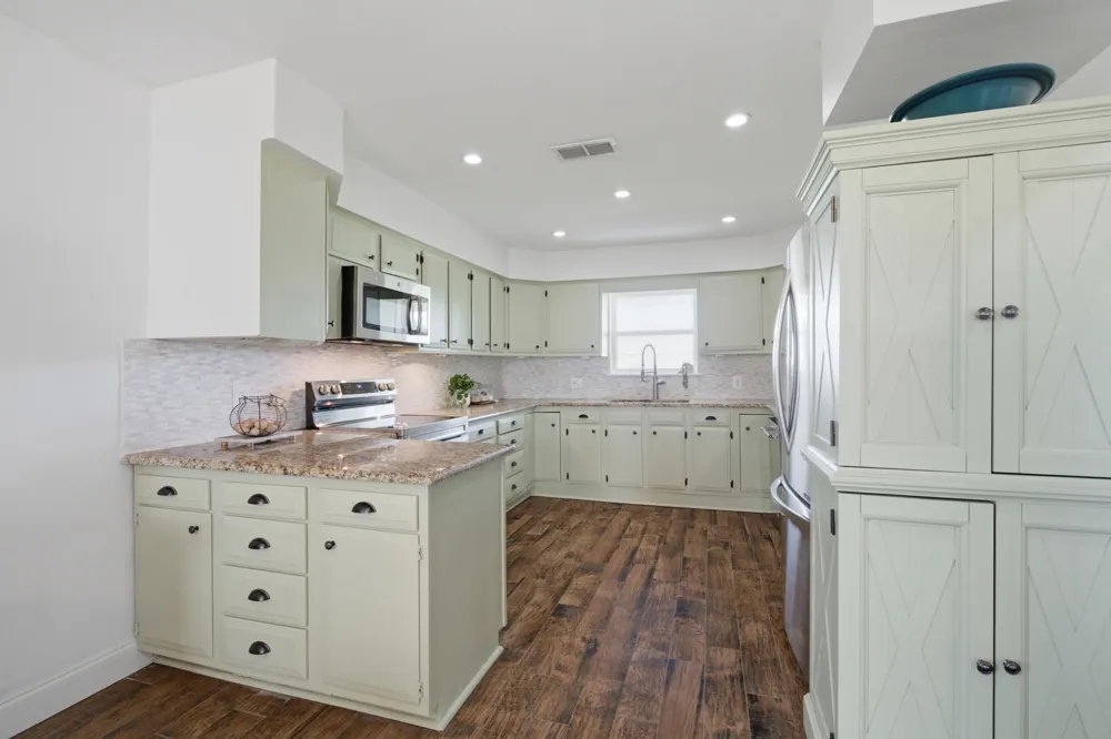 698 Hackberry Road Van Alstyne, TX 75495