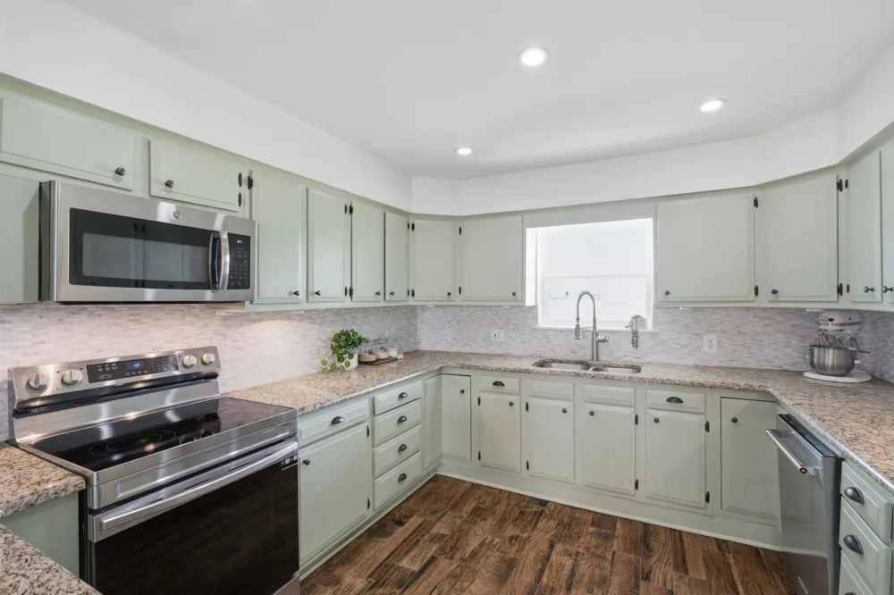 698 Hackberry Road Van Alstyne, TX 75495