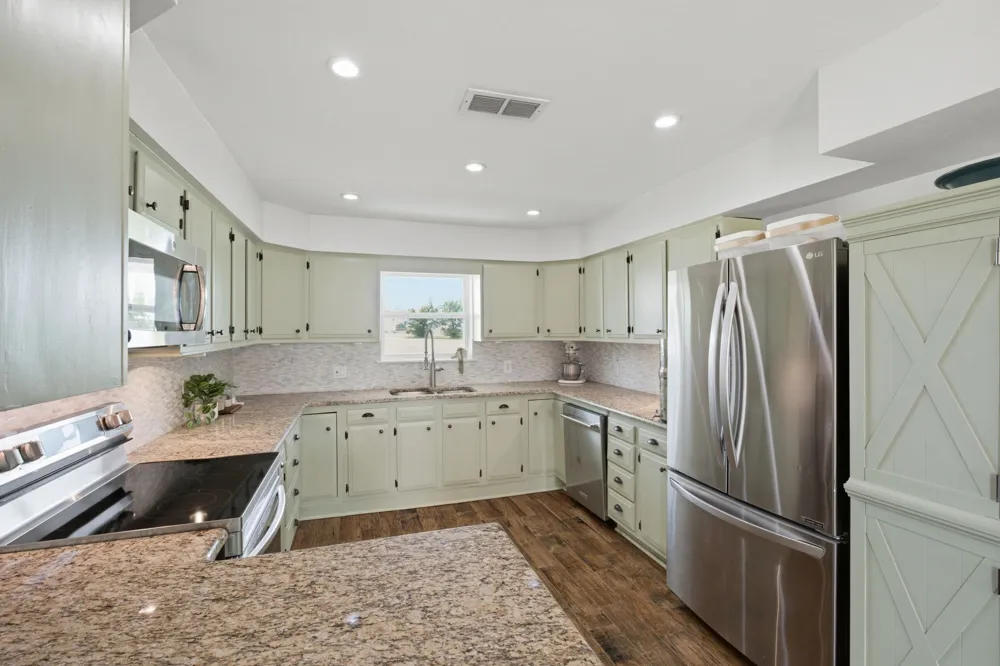 698 Hackberry Road Van Alstyne, TX 75495