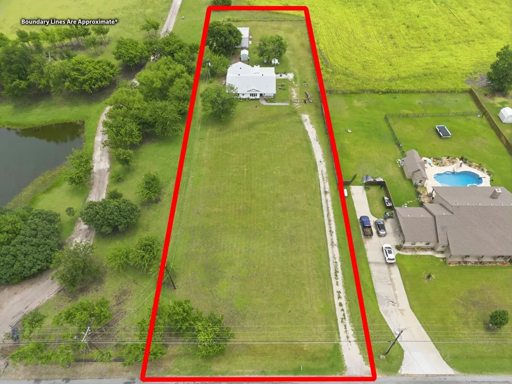 698 Hackberry Road Van Alstyne, TX 75495