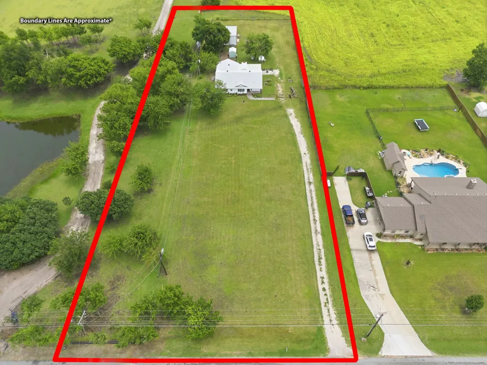 698 Hackberry Road Van Alstyne, TX 75495