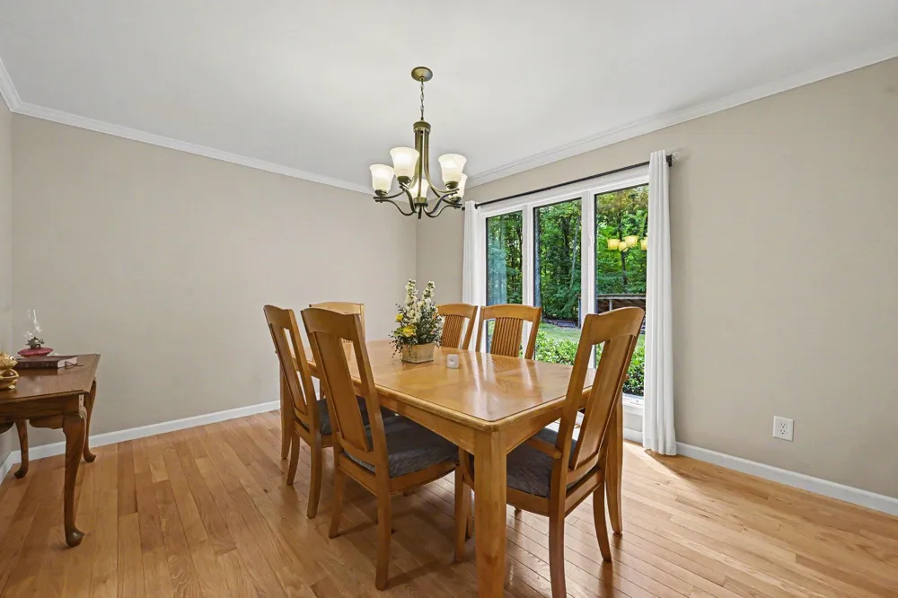 8656 W R AVENUE Kalamazoo, MI 49009