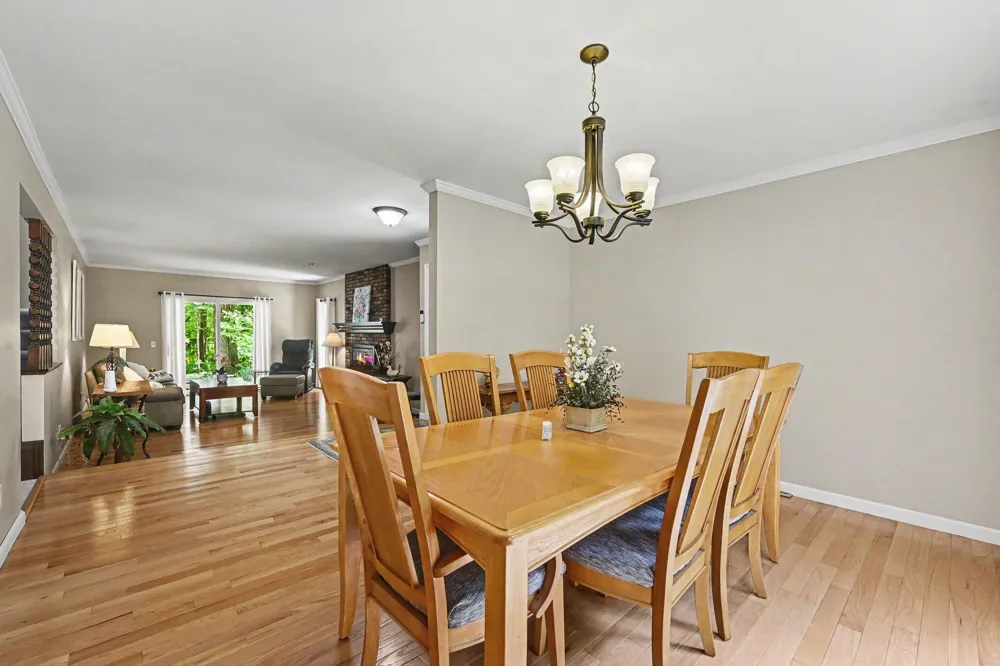 8656 W R AVENUE Kalamazoo, MI 49009