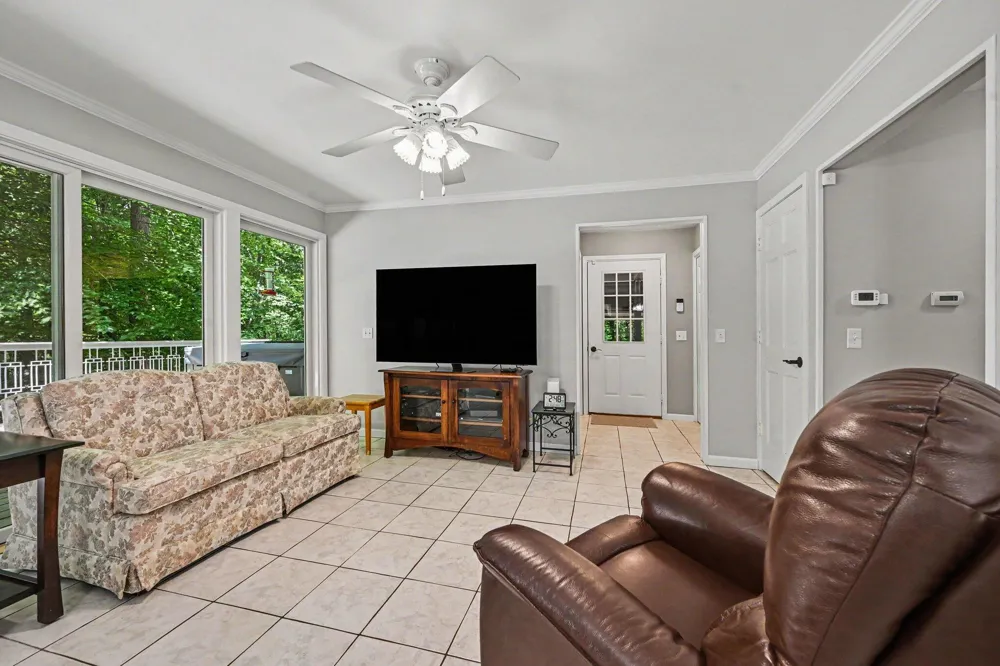 8656 W R AVENUE Kalamazoo, MI 49009