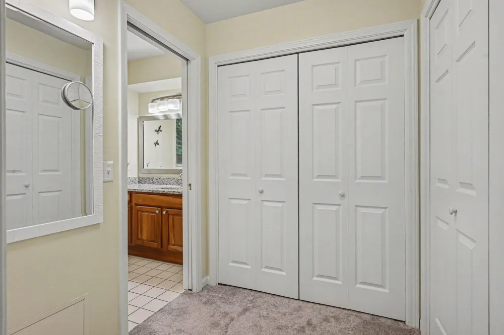 8656 W R AVENUE Kalamazoo, MI 49009