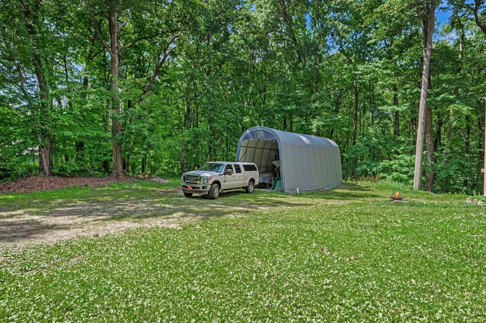 8656 W R AVENUE Kalamazoo, MI 49009