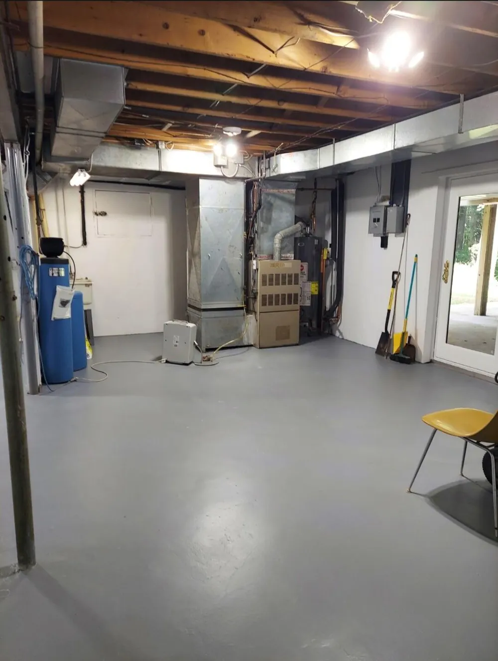 8656 W R AVENUE Kalamazoo, MI 49009