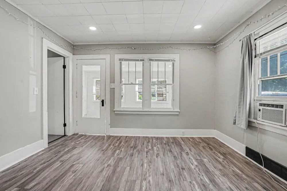 607 Ira Avenue Kalamazoo Charter Township, MI 49048