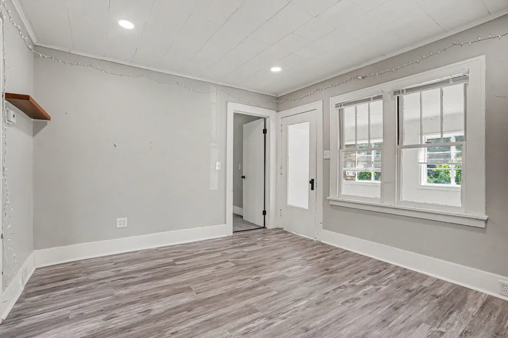 607 Ira Avenue Kalamazoo Charter Township, MI 49048