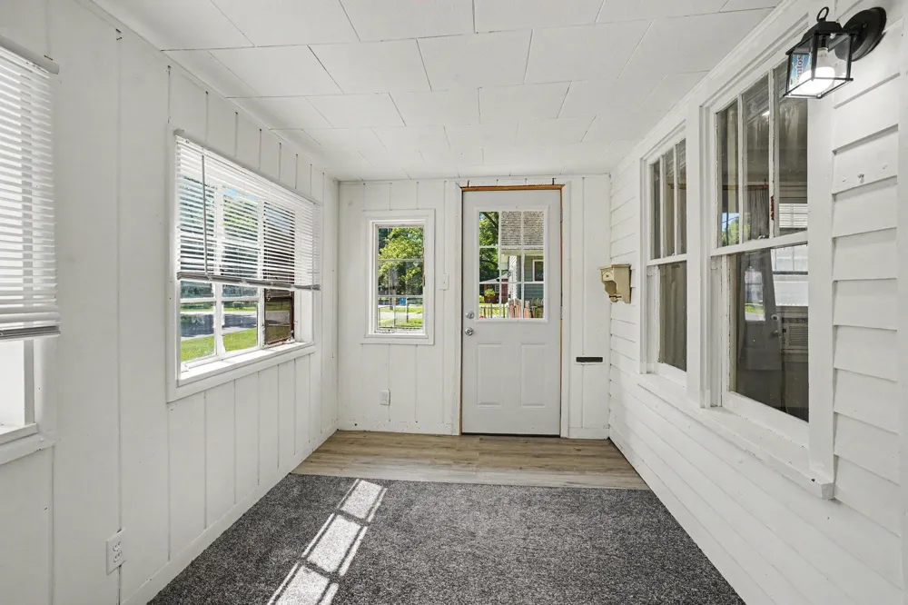 607 Ira Avenue Kalamazoo Charter Township, MI 49048