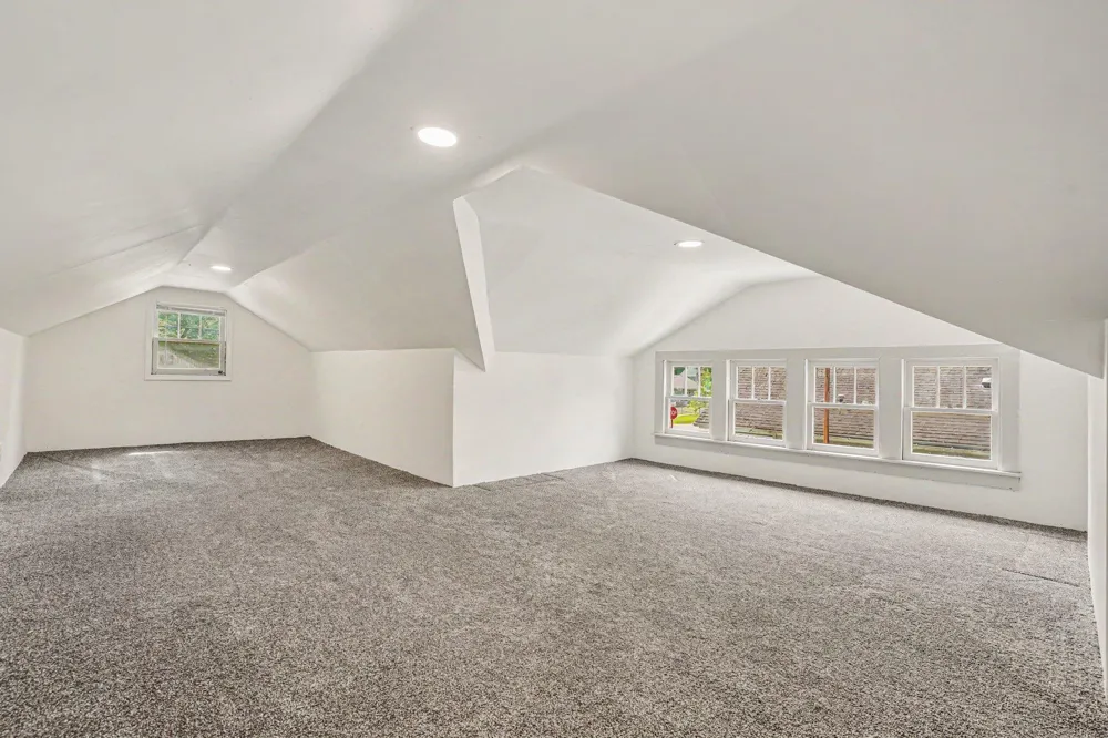 607 Ira Avenue Kalamazoo Charter Township, MI 49048