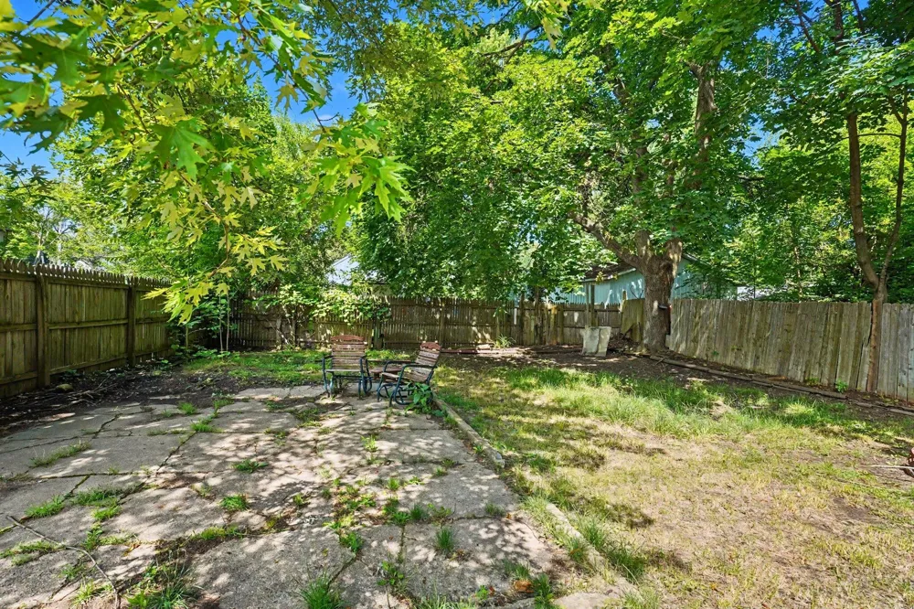 607 Ira Avenue Kalamazoo Charter Township, MI 49048