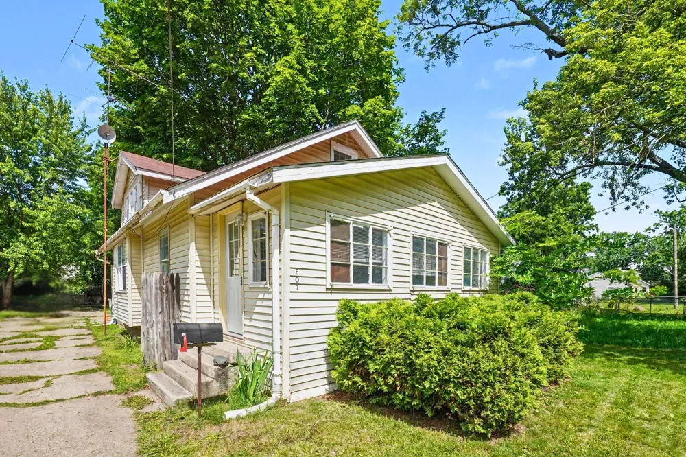 607 Ira Avenue Kalamazoo Charter Township, MI 49048
