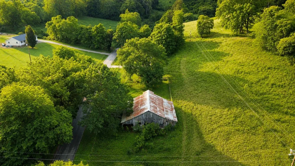 2039 Blackburn Hollow Rd Cornersville, TN 37047