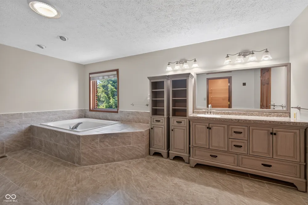574 Grayburn Court Terre Haute, IN 47802