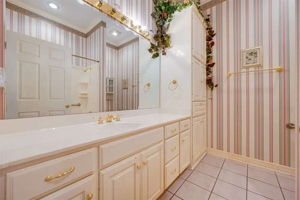 100 Clearview Drive Bullard, TX 75757