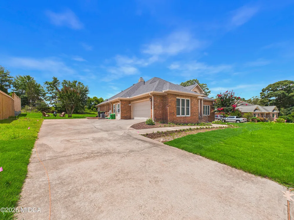 115 Raintree Drive Warner Robins, GA 31088