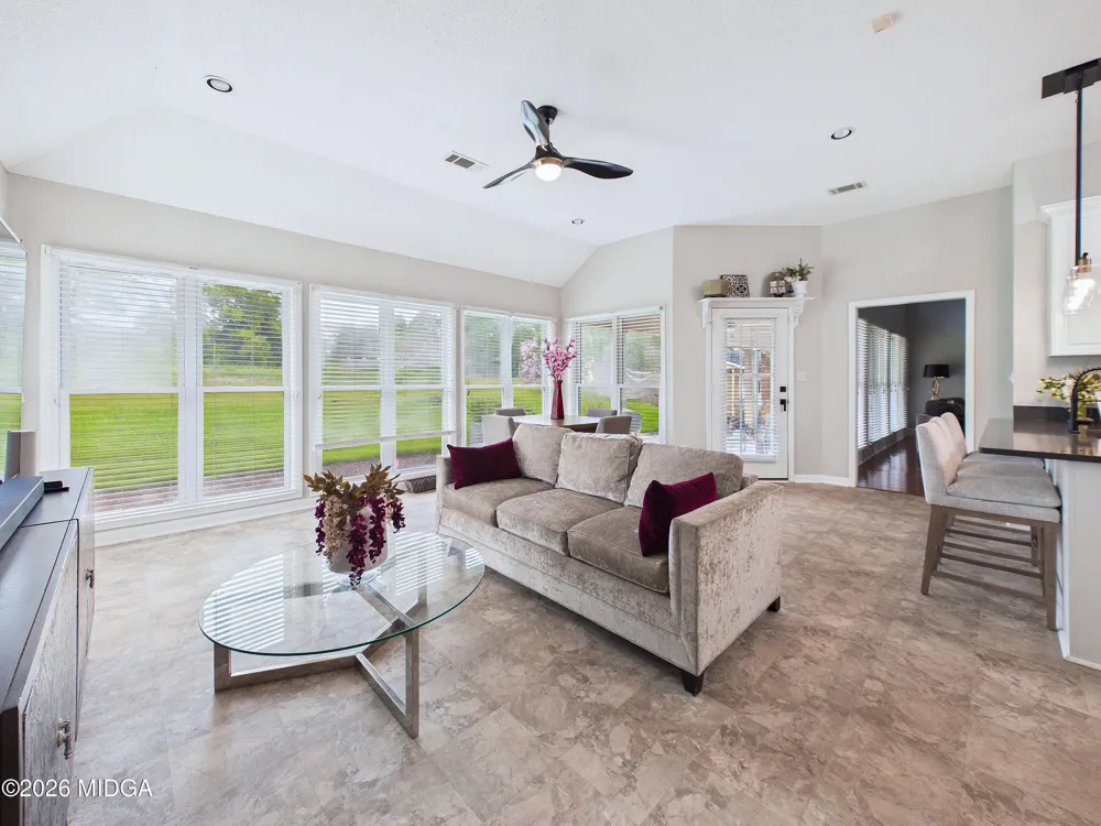 115 Raintree Drive Warner Robins, GA 31088