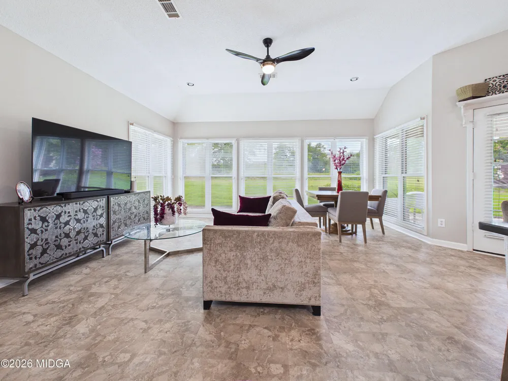 115 Raintree Drive Warner Robins, GA 31088