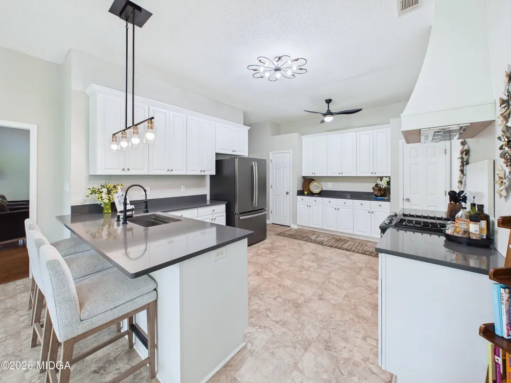 115 Raintree Drive Warner Robins, GA 31088