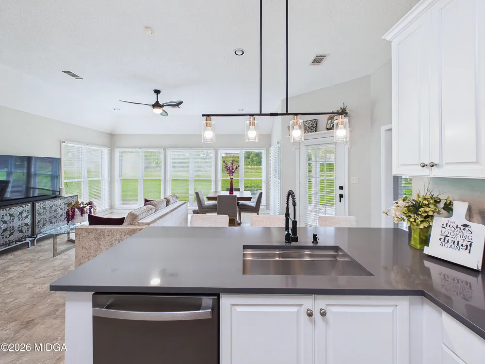 115 Raintree Drive Warner Robins, GA 31088