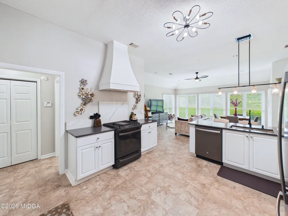 115 Raintree Drive Warner Robins, GA 31088