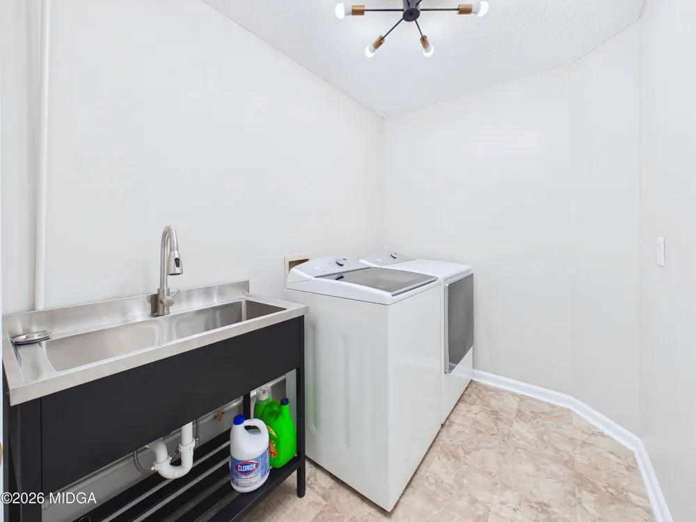 115 Raintree Drive Warner Robins, GA 31088