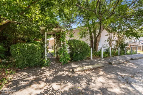 132 San Vincente Street