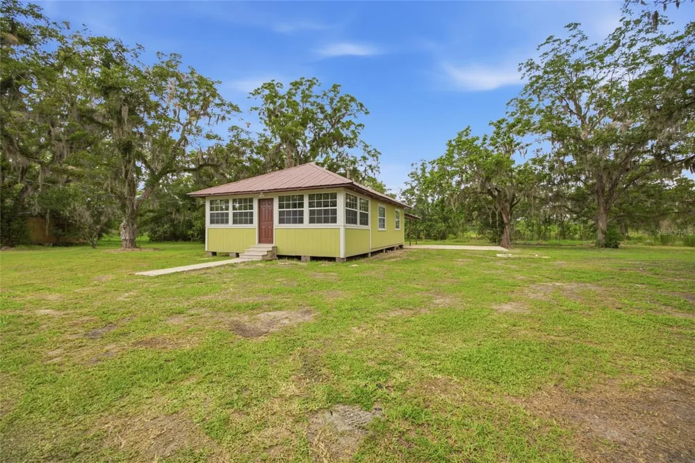 13216 NE 140TH STREET Waldo, FL 32694