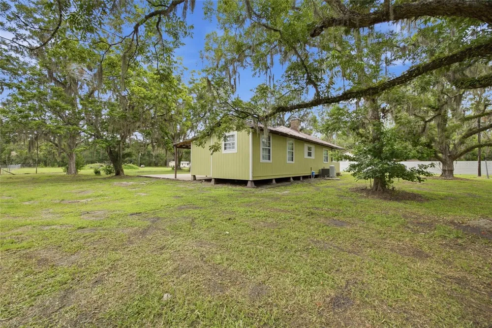 13216 NE 140TH STREET Waldo, FL 32694
